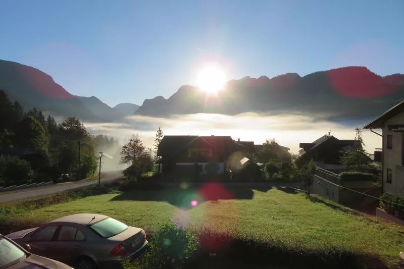 Blick in den Garten vom Apartment Egger in Gosau